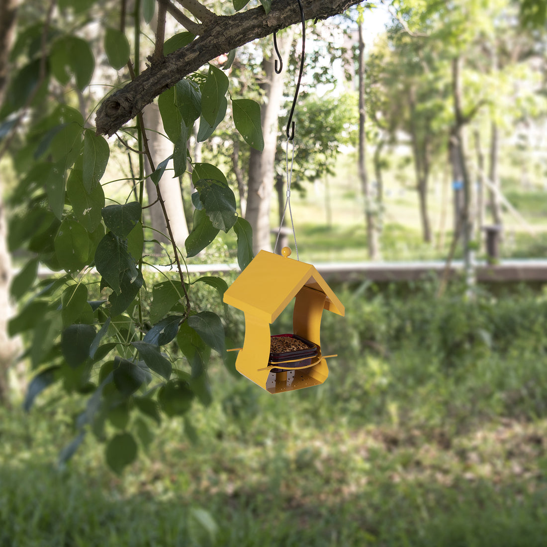 Outdoor Metal Hanging Bird Feeder for Garden